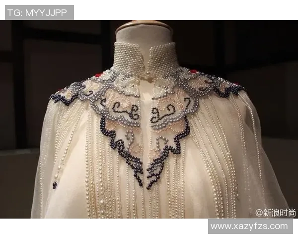 足球明星佩戴头套的时尚风潮与运动精神的完美结合探讨 足球明星佩戴头套的时尚风潮与运动精神的完美结合探讨