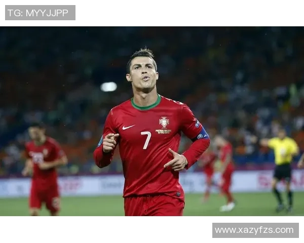 足球明星日常生活高清壁纸分享让你感受球场外的魅力与风采 足球明星日常生活高清壁纸分享让你感受球场外的魅力与风采